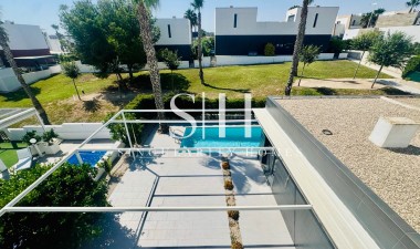 Перепродажа - Villa - Algorfa - La Finca Golf