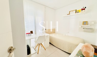 Resale - Villa - Torrevieja - Sector 25