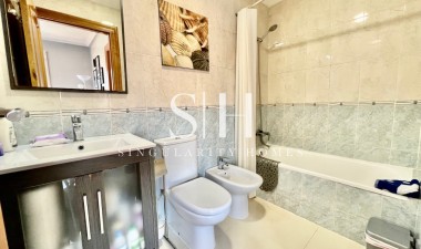 Resale - Apartment / flat - Torrevieja - Centro