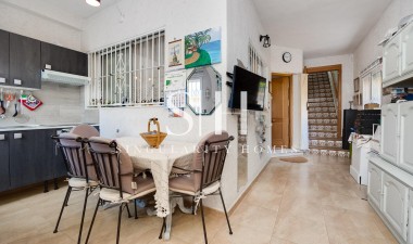 Herverkoop - Villa - Torrevieja - aguas nuevas