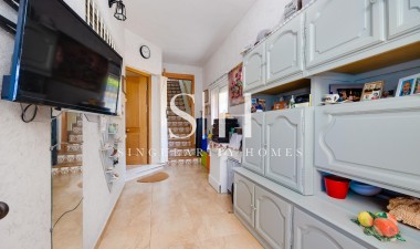 Herverkoop - Villa - Torrevieja - aguas nuevas