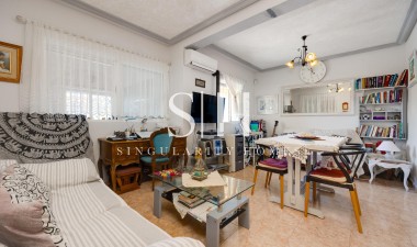 Herverkoop - Villa - Torrevieja - aguas nuevas