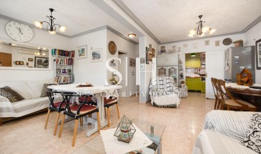 Herverkoop - Villa - Torrevieja - aguas nuevas