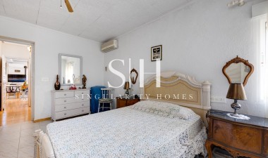 Herverkoop - Villa - Torrevieja - aguas nuevas