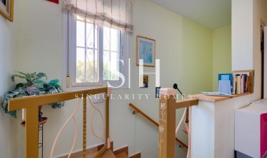 Herverkoop - Villa - Torrevieja - aguas nuevas