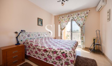 Herverkoop - Villa - Torrevieja - aguas nuevas