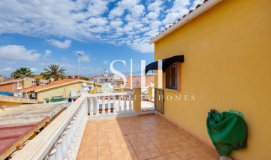 Herverkoop - Villa - Torrevieja - aguas nuevas