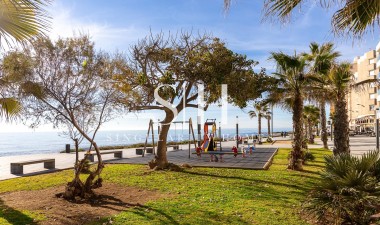 Herverkoop - Villa - Torrevieja - aguas nuevas