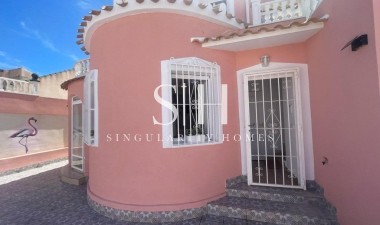 Återförsäljning - Villa - Orihuela Costa - Playa Flamenca