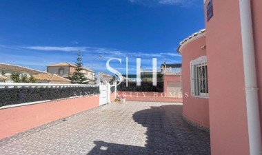 Återförsäljning - Villa - Orihuela Costa - Playa Flamenca