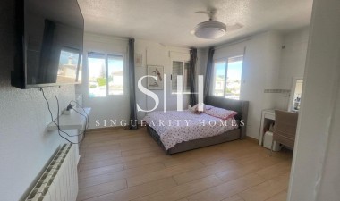 Återförsäljning - Villa - Orihuela Costa - Playa Flamenca