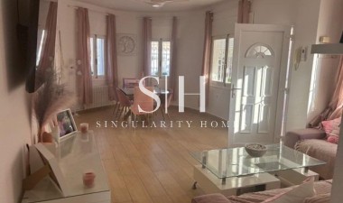 Återförsäljning - Villa - Orihuela Costa - Playa Flamenca