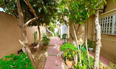 Resale - Villa - Torrevieja - Los Balcones - Los Altos del Edén