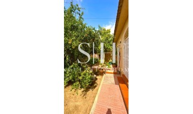 Resale - Villa - Torrevieja - Los Balcones - Los Altos del Edén