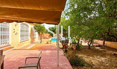 Resale - Villa - Torrevieja - Los Balcones - Los Altos del Edén