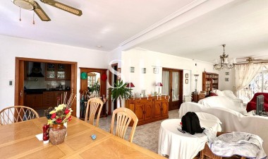 Resale - Villa - Torrevieja - Los Balcones - Los Altos del Edén