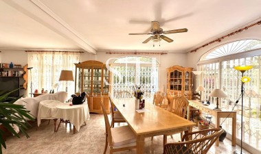 Resale - Villa - Torrevieja - Los Balcones - Los Altos del Edén