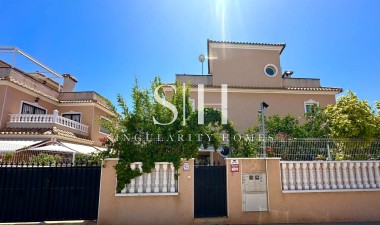 Перепродажа - Villa - Orihuela Costa - La Regia