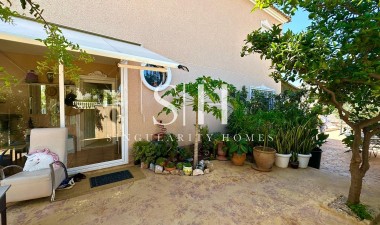 Перепродажа - Villa - Orihuela Costa - La Regia