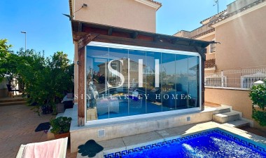 Перепродажа - Villa - Orihuela Costa - La Regia