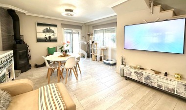 Перепродажа - Villa - Orihuela Costa - La Regia