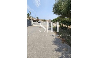 Перепродажа - Villa - Orihuela Costa - La Regia