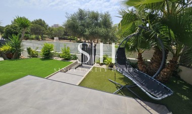 Перепродажа - Villa - Orihuela Costa - La Regia