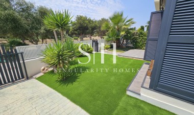 Перепродажа - Villa - Orihuela Costa - La Regia