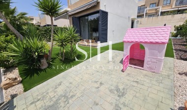 Перепродажа - Villa - Orihuela Costa - La Regia