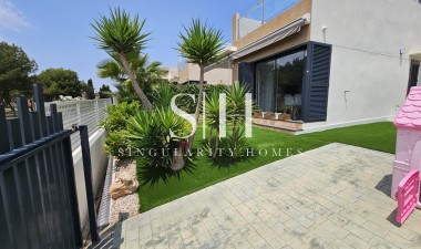 Перепродажа - Villa - Orihuela Costa - La Regia