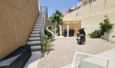 Перепродажа - Villa - Orihuela Costa - La Regia