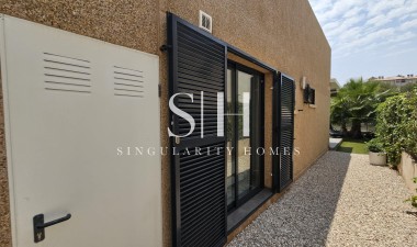 Перепродажа - Villa - Orihuela Costa - La Regia