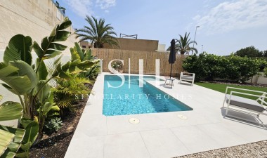 Перепродажа - Villa - Orihuela Costa - La Regia