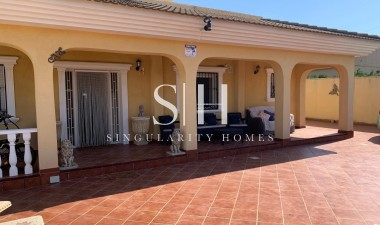 Перепродажа - Villa - Torrevieja - Los Balcones - Los Altos del Edén