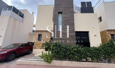 Återförsäljning - Villa - Orihuela Costa - Lomas de Cabo Roig