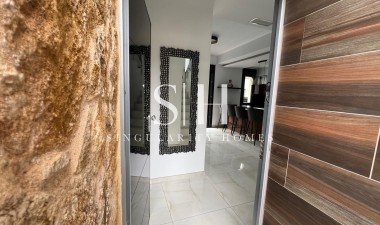 Återförsäljning - Villa - Orihuela Costa - Lomas de Cabo Roig