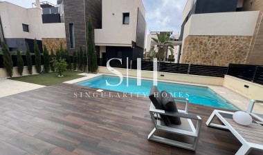 Återförsäljning - Villa - Orihuela Costa - Lomas de Cabo Roig