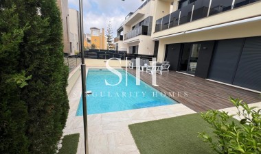 Återförsäljning - Villa - Orihuela Costa - Lomas de Cabo Roig