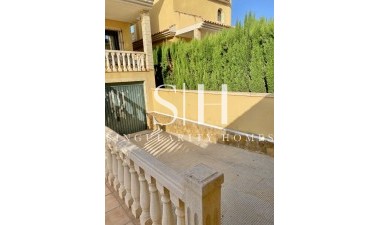 Resale - Villa - Orihuela Costa - Villamartin