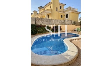 Resale - Villa - Orihuela Costa - Villamartin