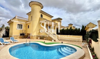 Resale - Villa - Orihuela Costa - Villamartin