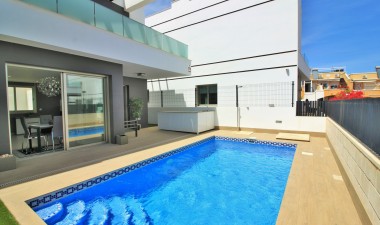 Resale - Villa - Orihuela Costa - PAU 26