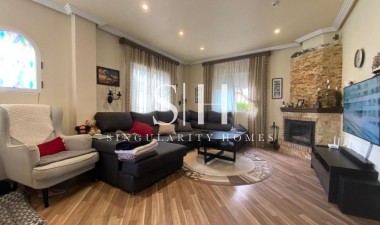 Перепродажа - Villa - Orihuela Costa - Costa Blanca