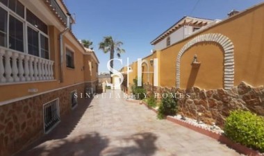 Återförsäljning - Villa - Torrevieja - aguas nuevas