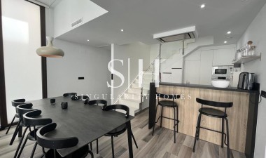 Odsprzedaż - Villa - Los Balcones - Costa Blanca