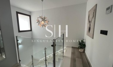 Odsprzedaż - Villa - Los Balcones - Costa Blanca