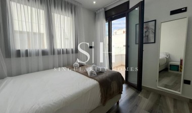 Odsprzedaż - Villa - Los Balcones - Costa Blanca