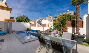 Återförsäljning - Villa - Torrevieja - Aguas Nuevas 2