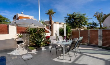 Återförsäljning - Villa - Torrevieja - Aguas Nuevas 2