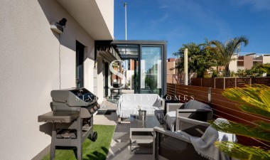 Återförsäljning - Villa - Torrevieja - Aguas Nuevas 2